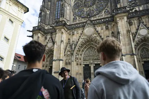 Best of Prague by Foot and Bus with River Cruise and Prague Castle