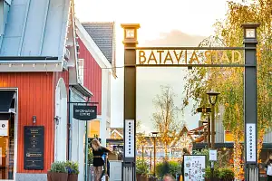 Shopping experience at Bataviastad Fashion Outlet with private transportation
